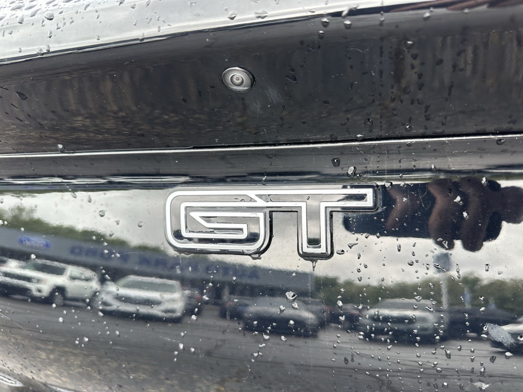 Vehicle image 9 of 34