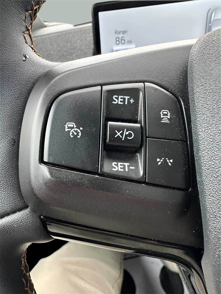 Vehicle image 22 of 34
