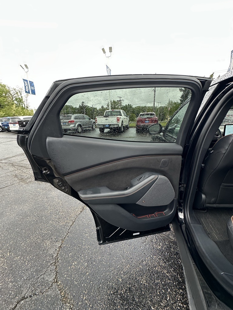 Vehicle image 12 of 34