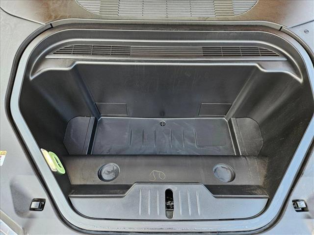 Vehicle image 23 of 25