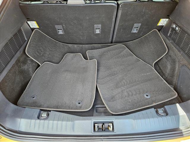 Vehicle image 9 of 25