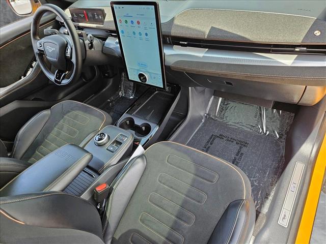 Vehicle image 22 of 25