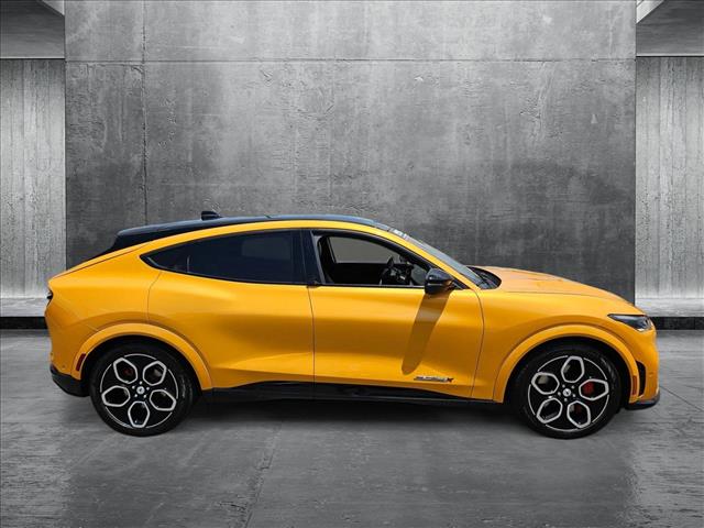 Vehicle image 4 of 25