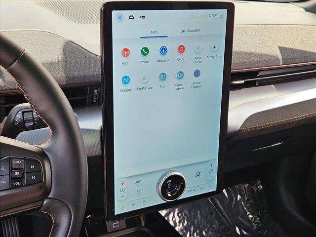 Vehicle image 15 of 25