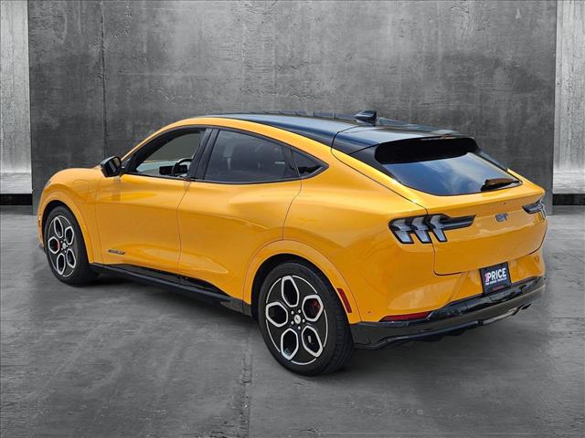 Vehicle image 7 of 25