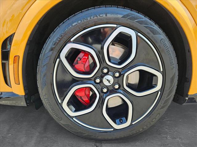 Vehicle image 24 of 25