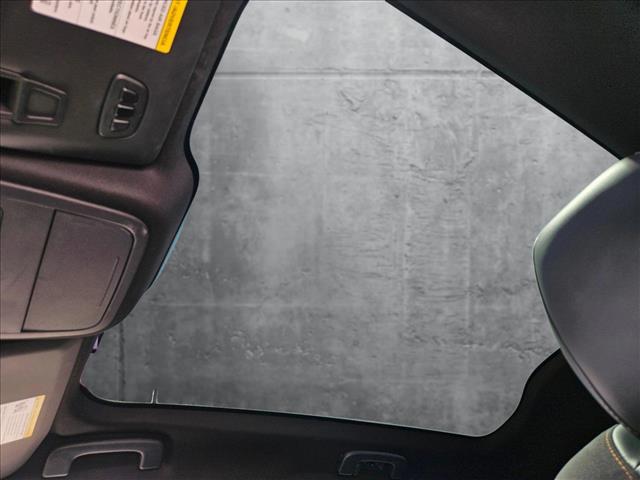 Vehicle image 16 of 25