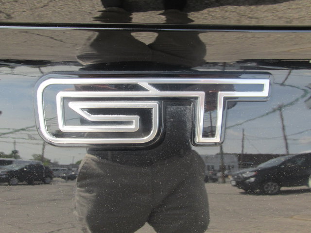 Vehicle image 18 of 43