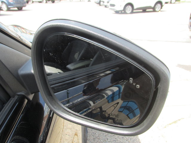 Vehicle image 17 of 43