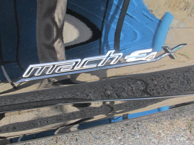 Vehicle image 16 of 43