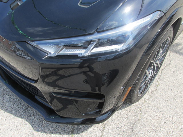 Vehicle image 2 of 43