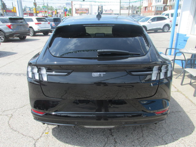 Vehicle image 8 of 43