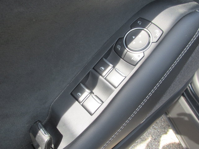 Vehicle image 31 of 43