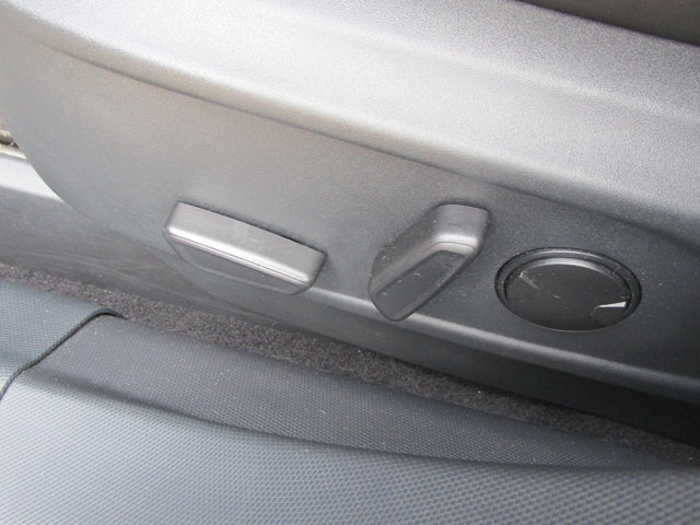 Vehicle image 30 of 43