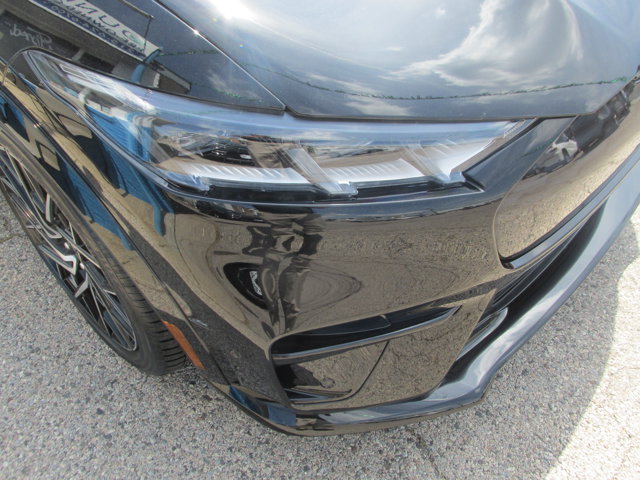 Vehicle image 9 of 43