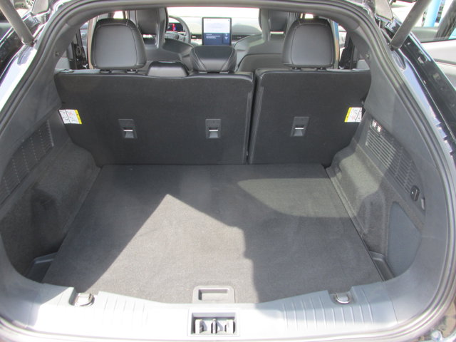 Vehicle image 22 of 43