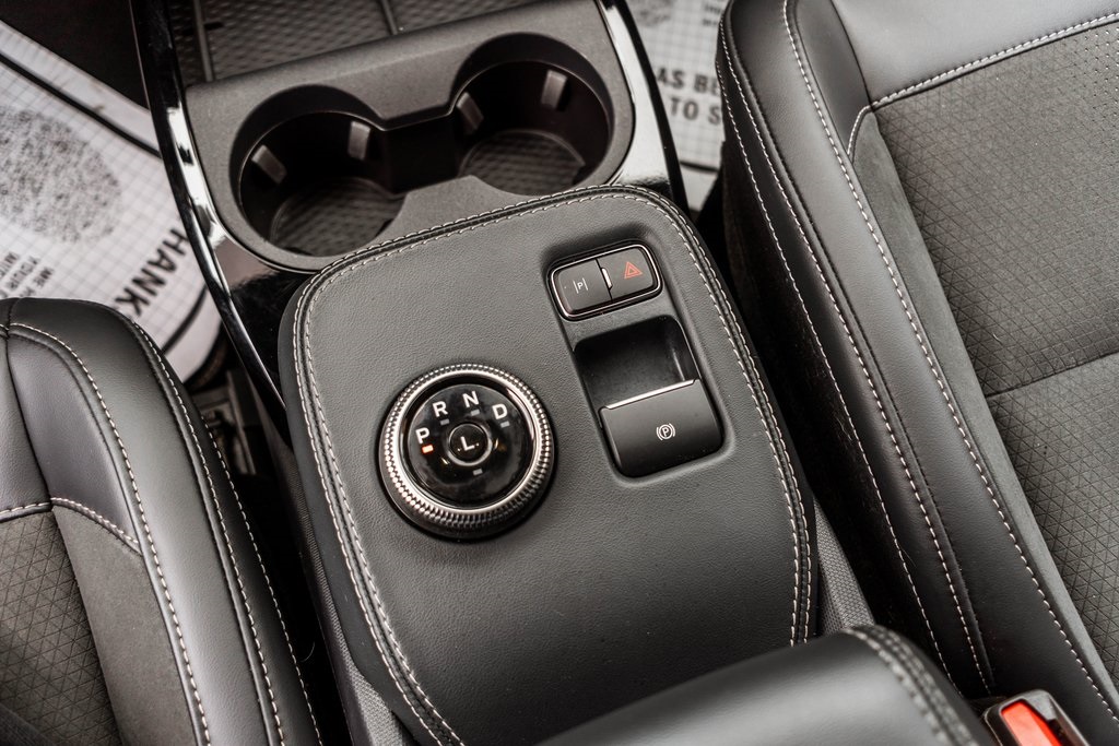 Vehicle image 28 of 43
