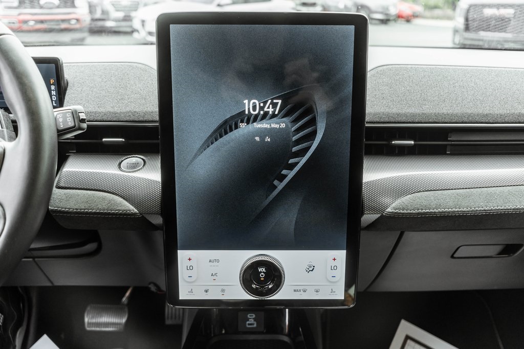 Vehicle image 24 of 43