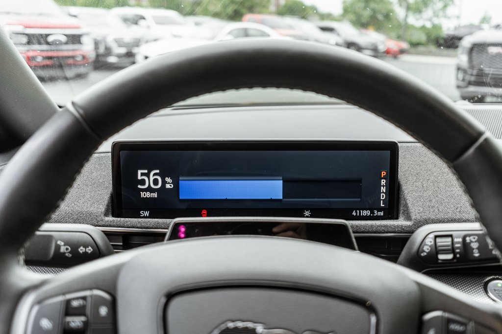 Vehicle image 20 of 43