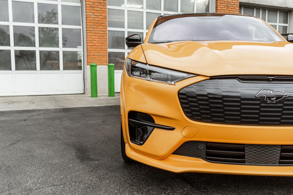 Vehicle image 42 of 43