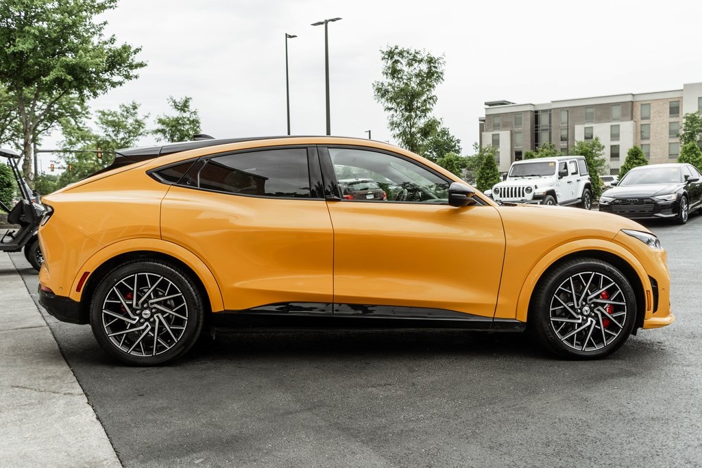 Vehicle image 5 of 43