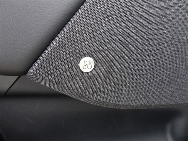 Vehicle image 11 of 13