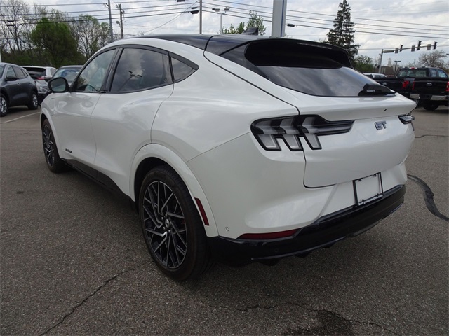 Vehicle image 7 of 13