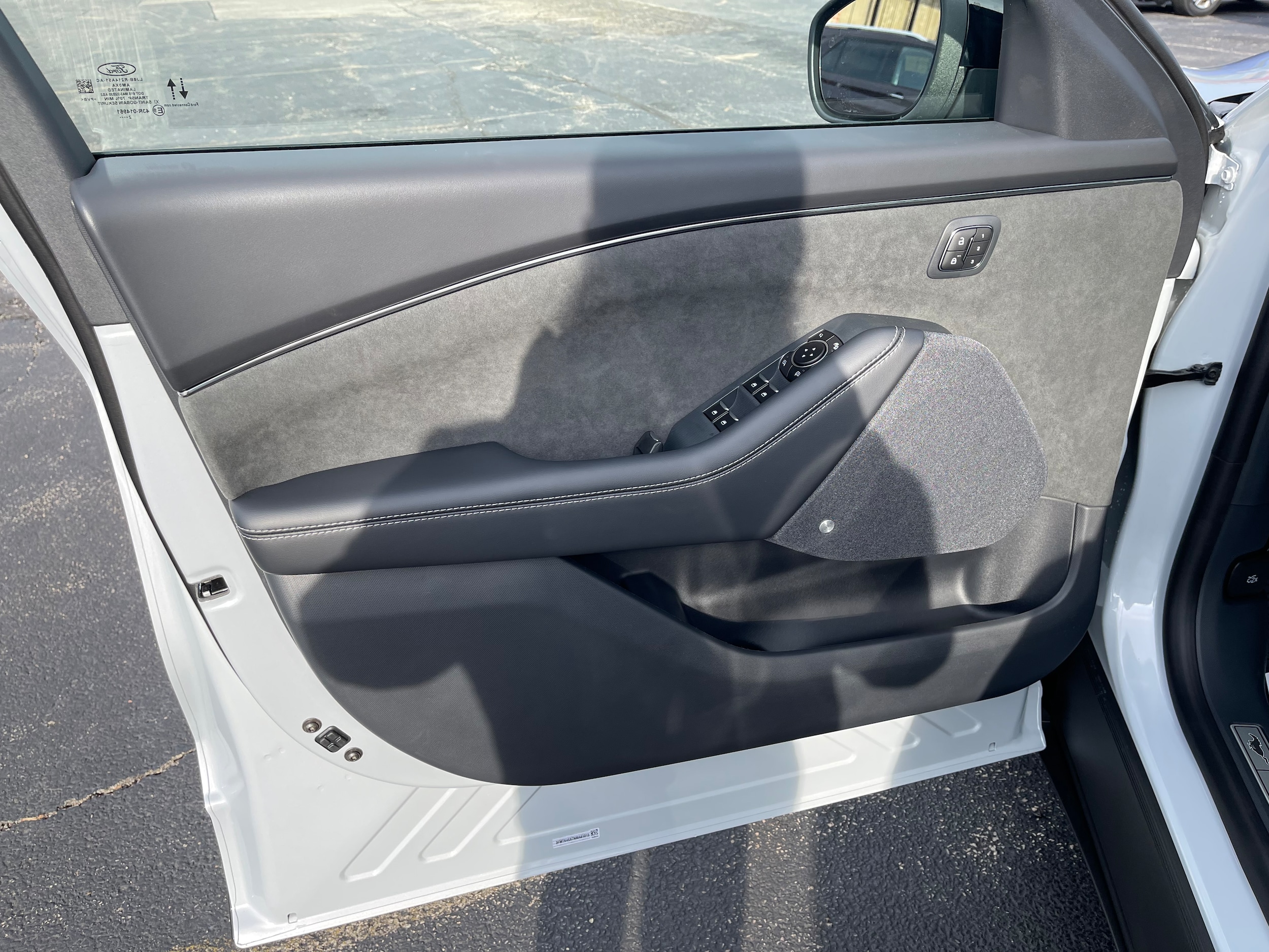 Vehicle image 26 of 36