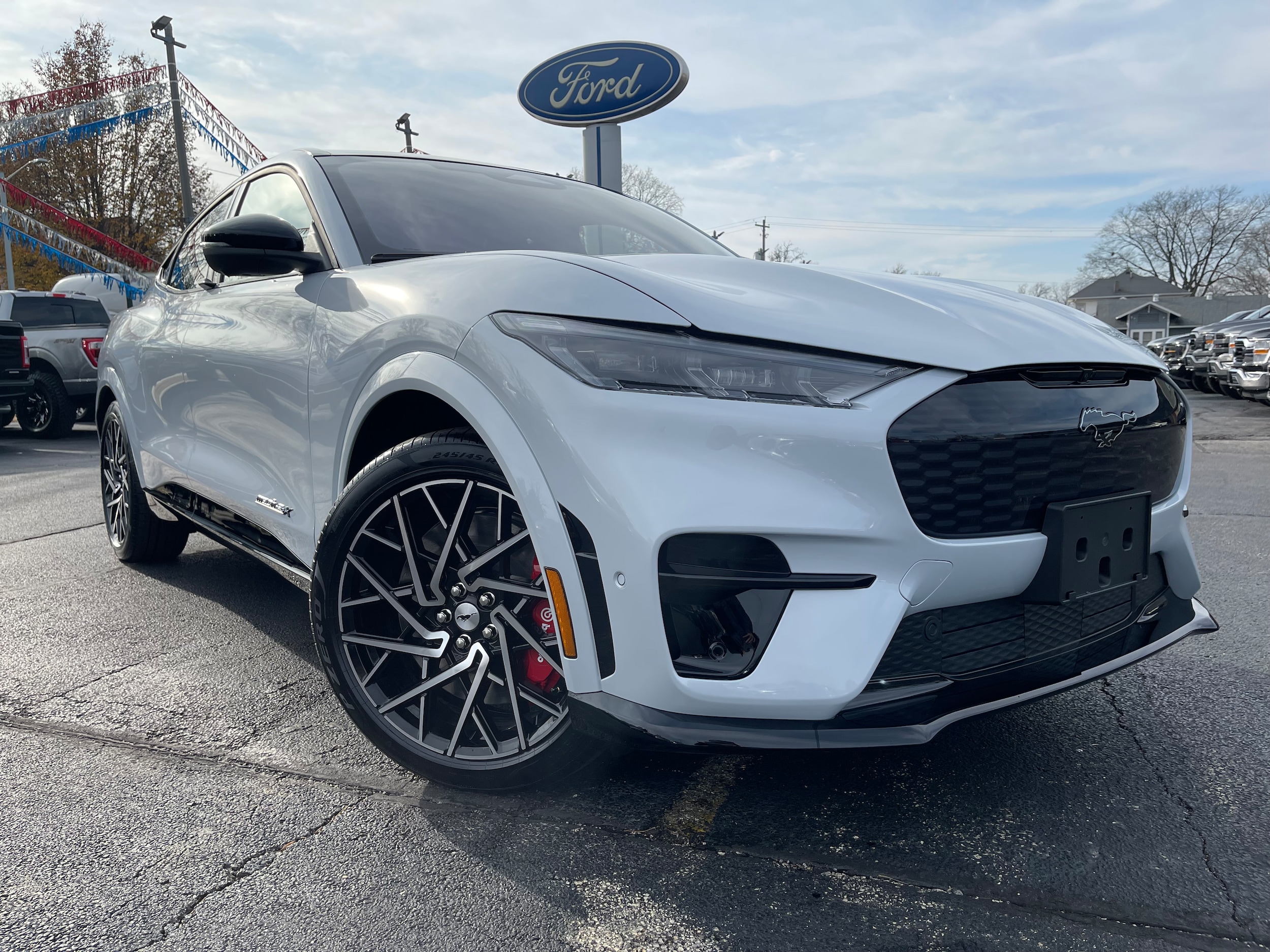 Vehicle image 4 of 36