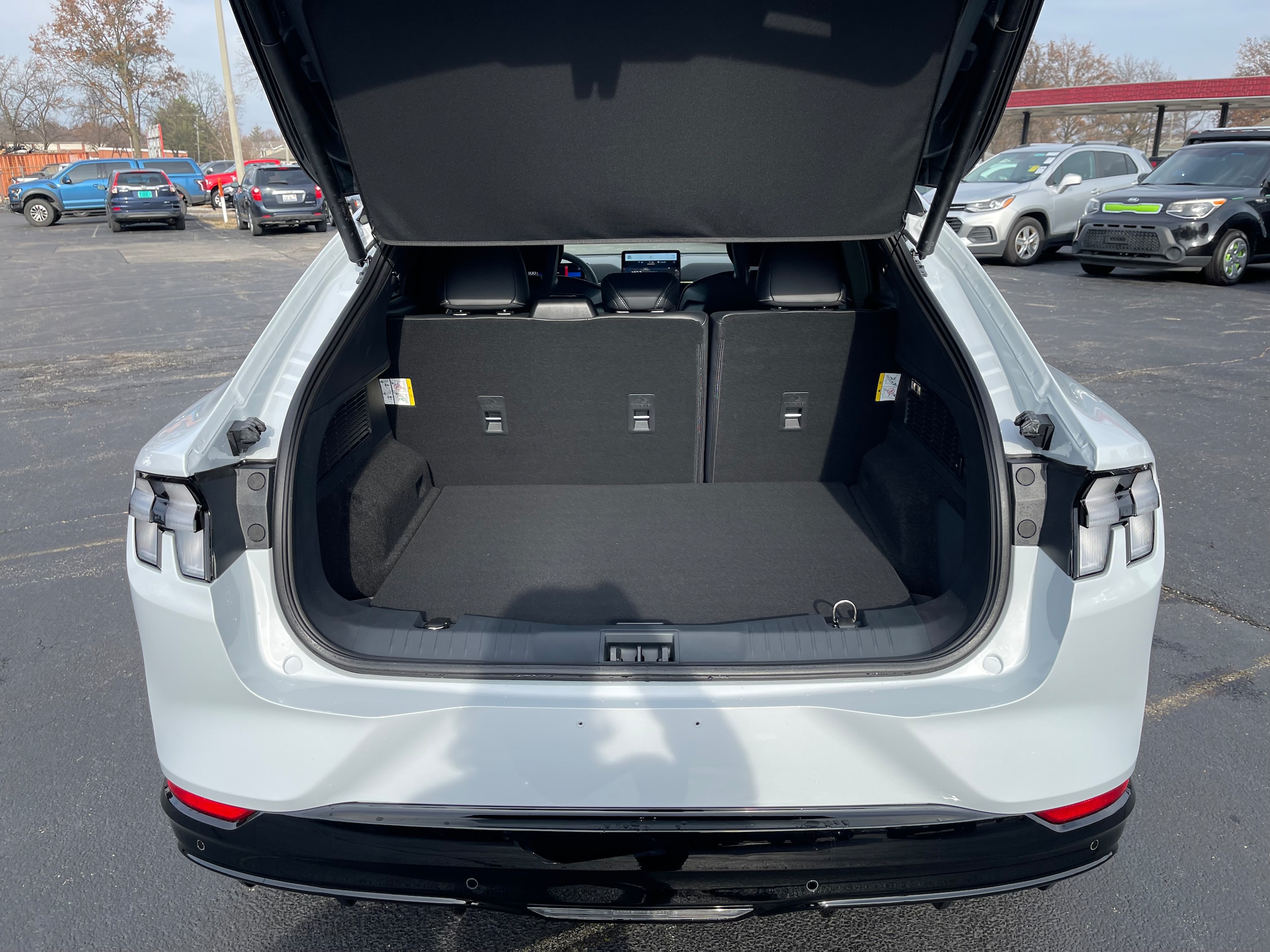 Vehicle image 16 of 36