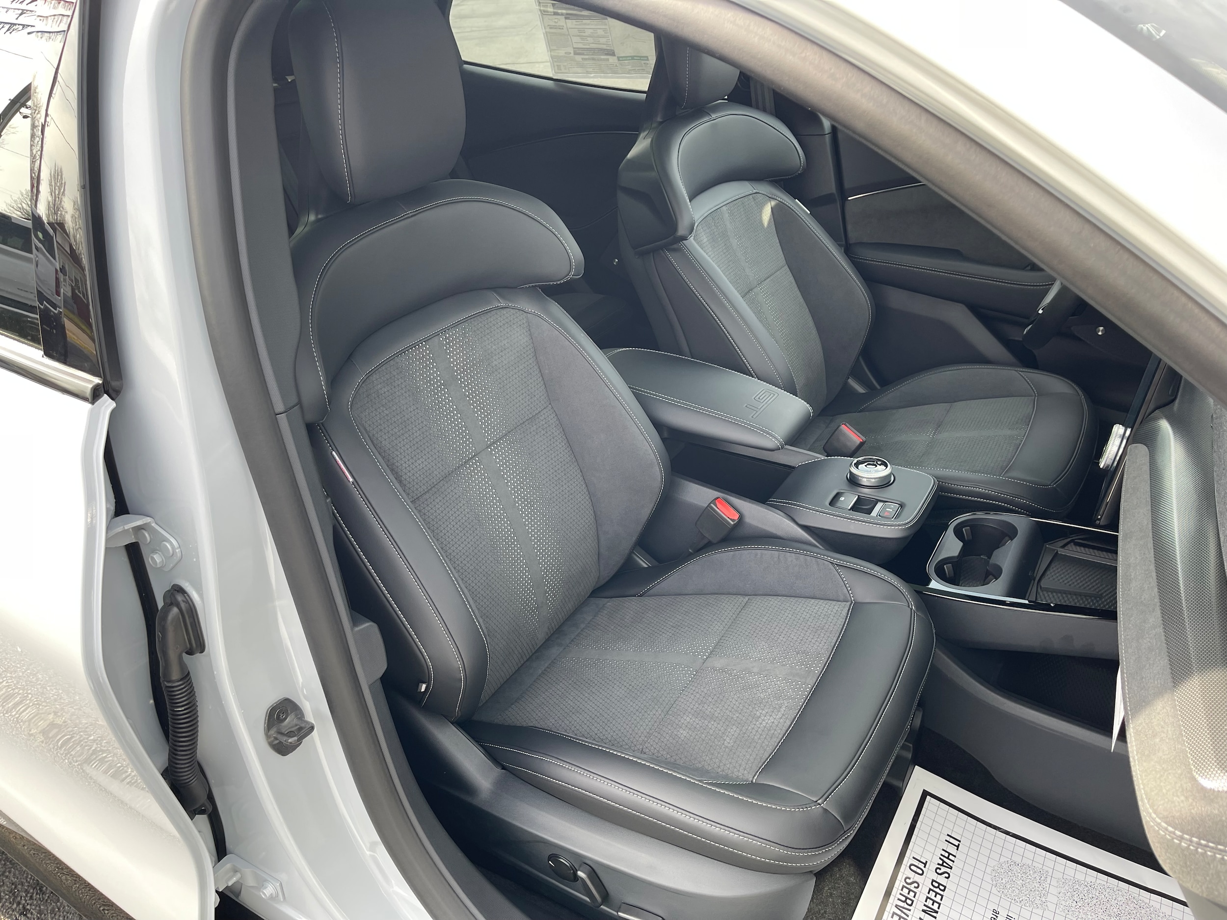 Vehicle image 23 of 36