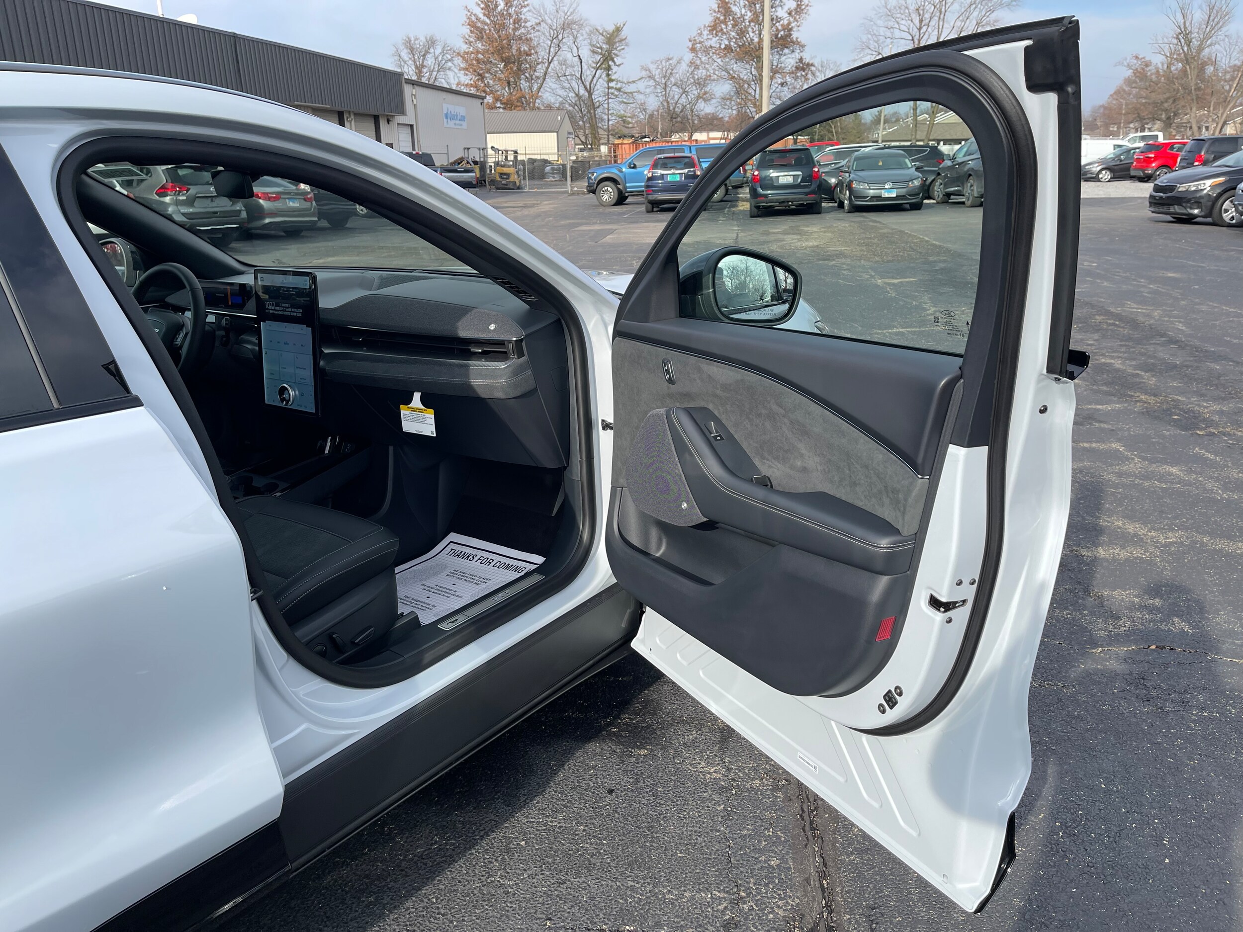 Vehicle image 22 of 36