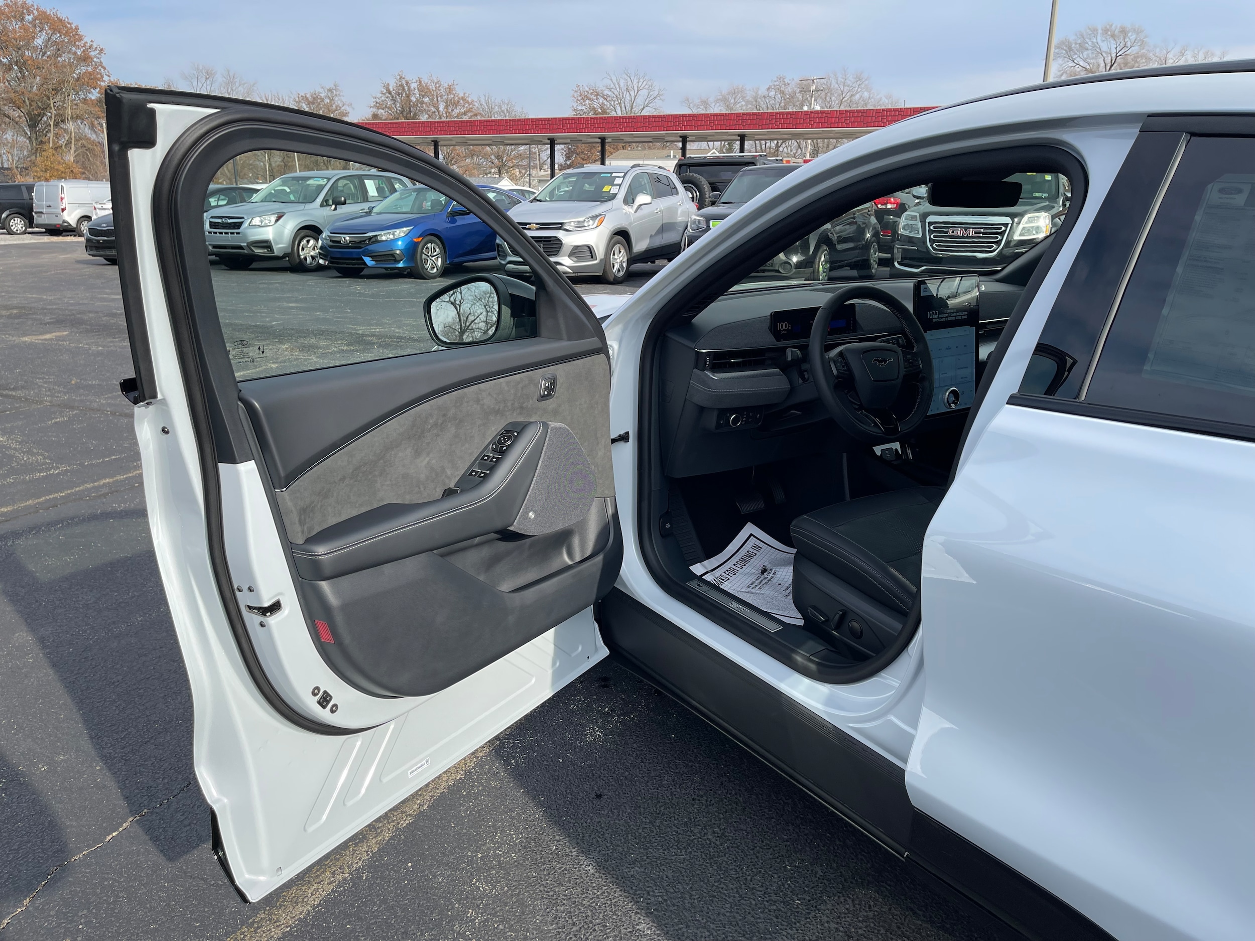 Vehicle image 24 of 36