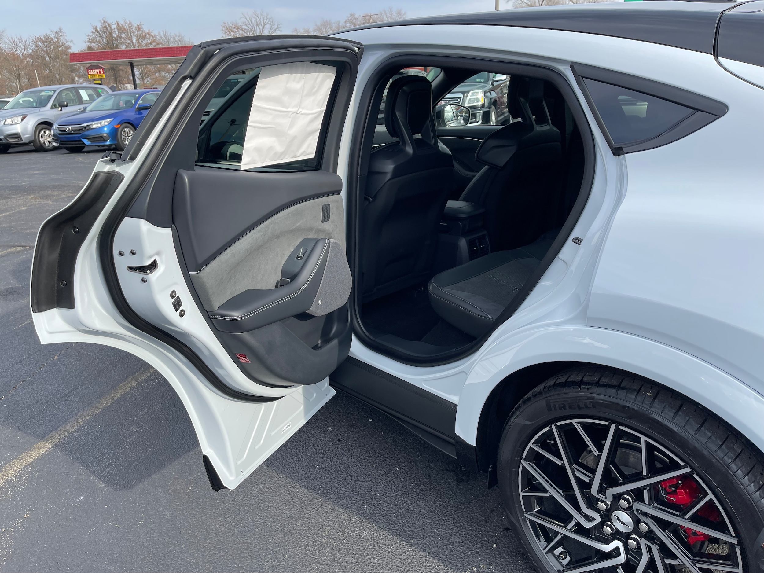 Vehicle image 14 of 36