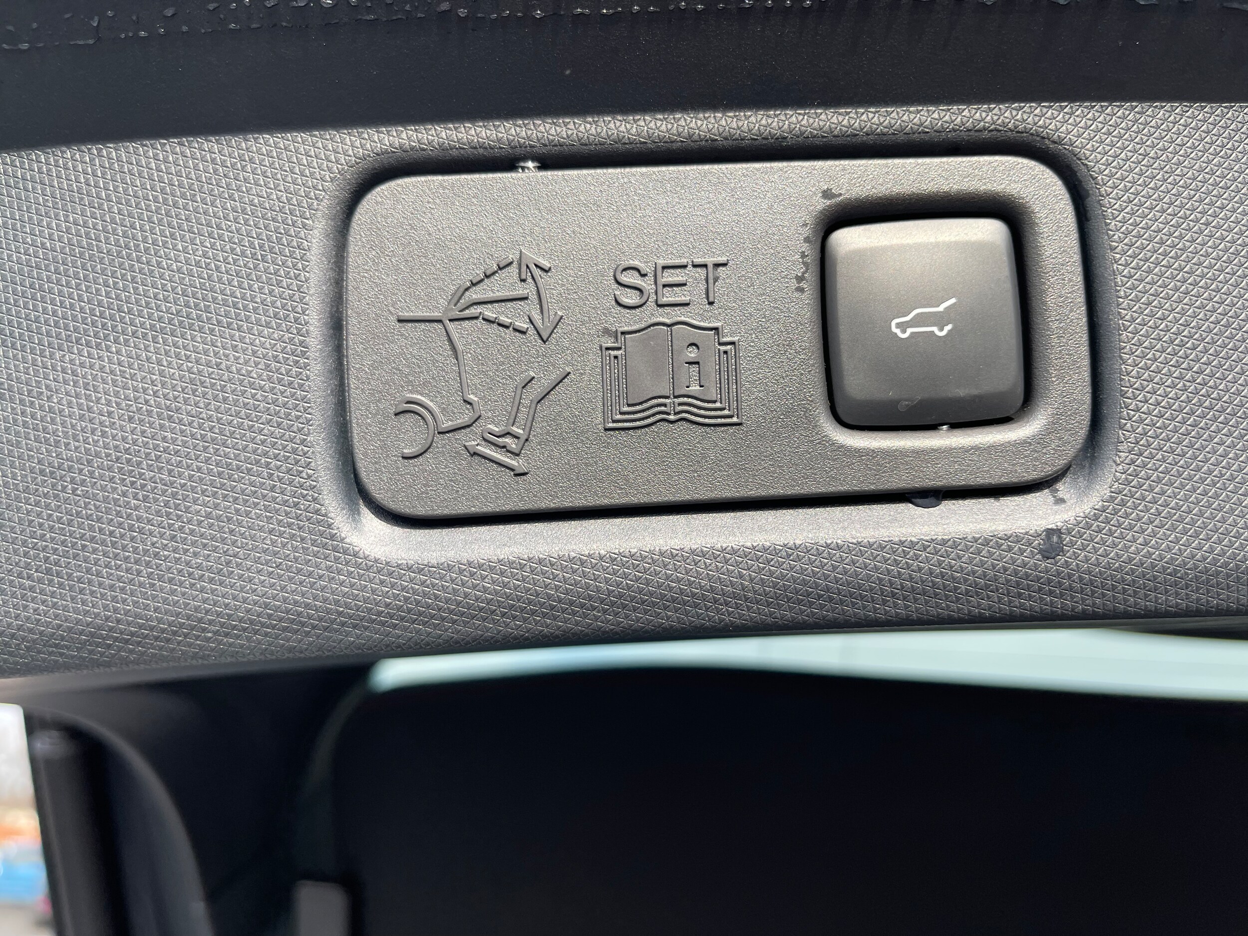 Vehicle image 17 of 36
