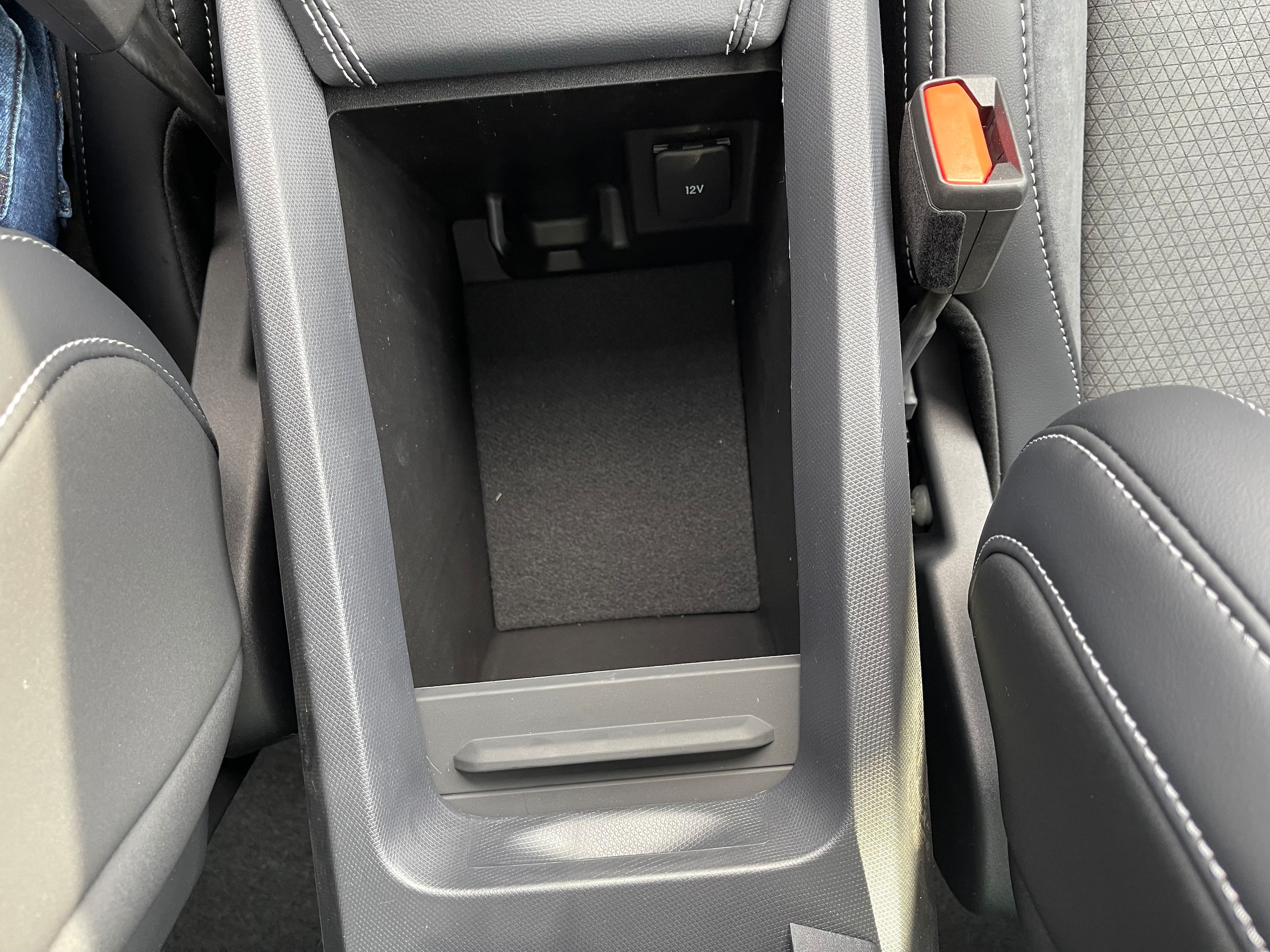 Vehicle image 34 of 36
