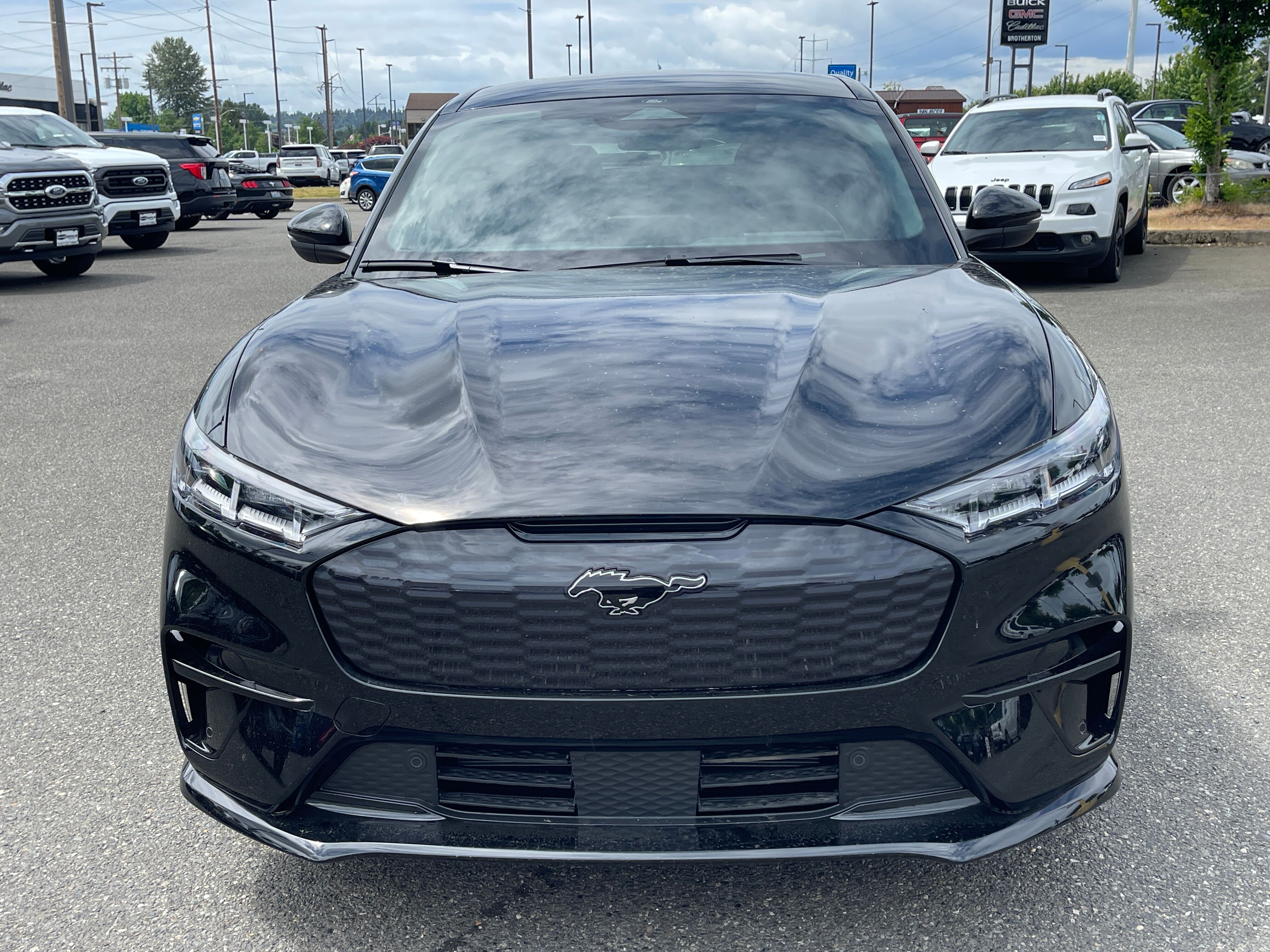 Vehicle image 2 of 20