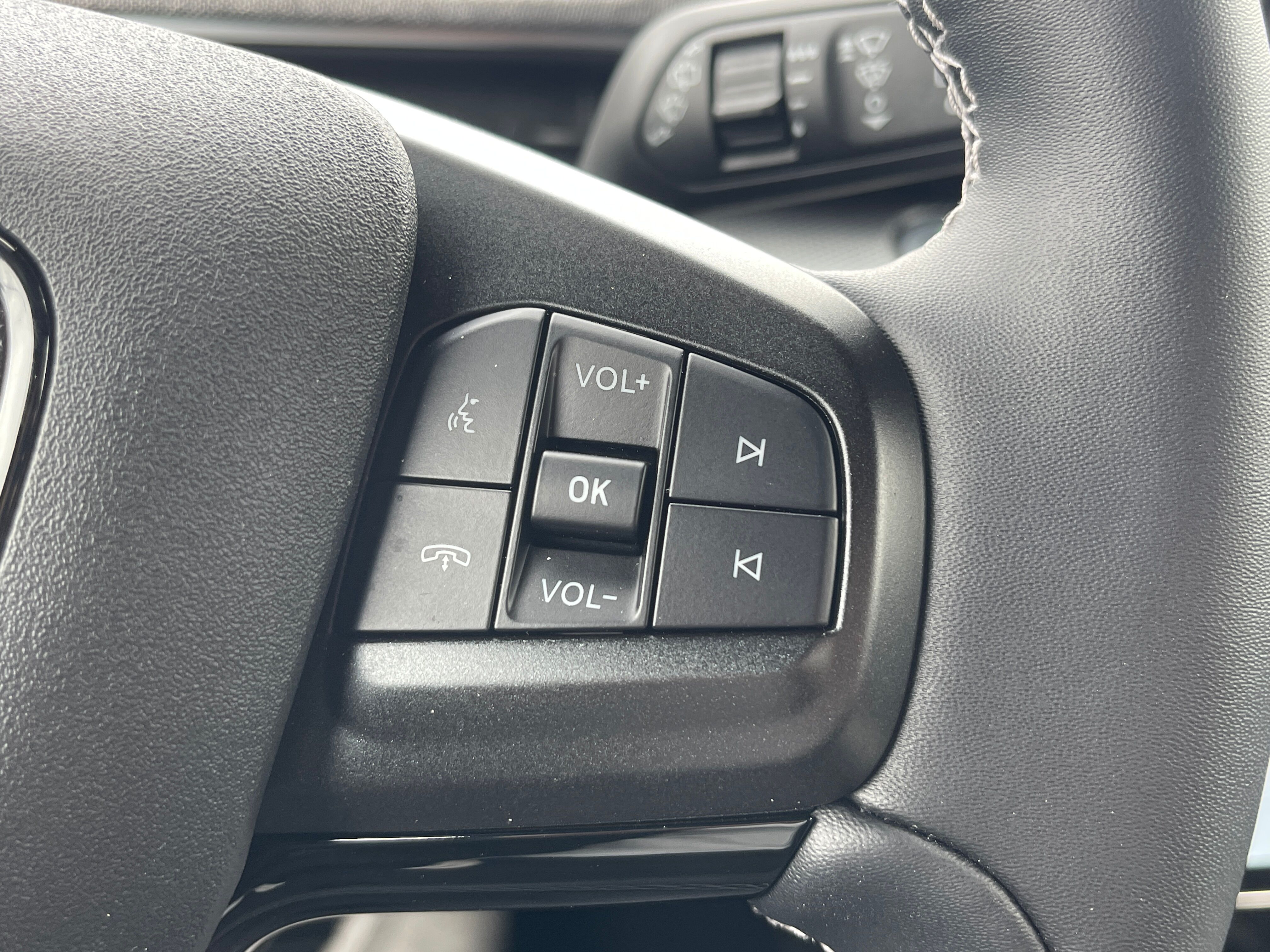 Vehicle image 17 of 20