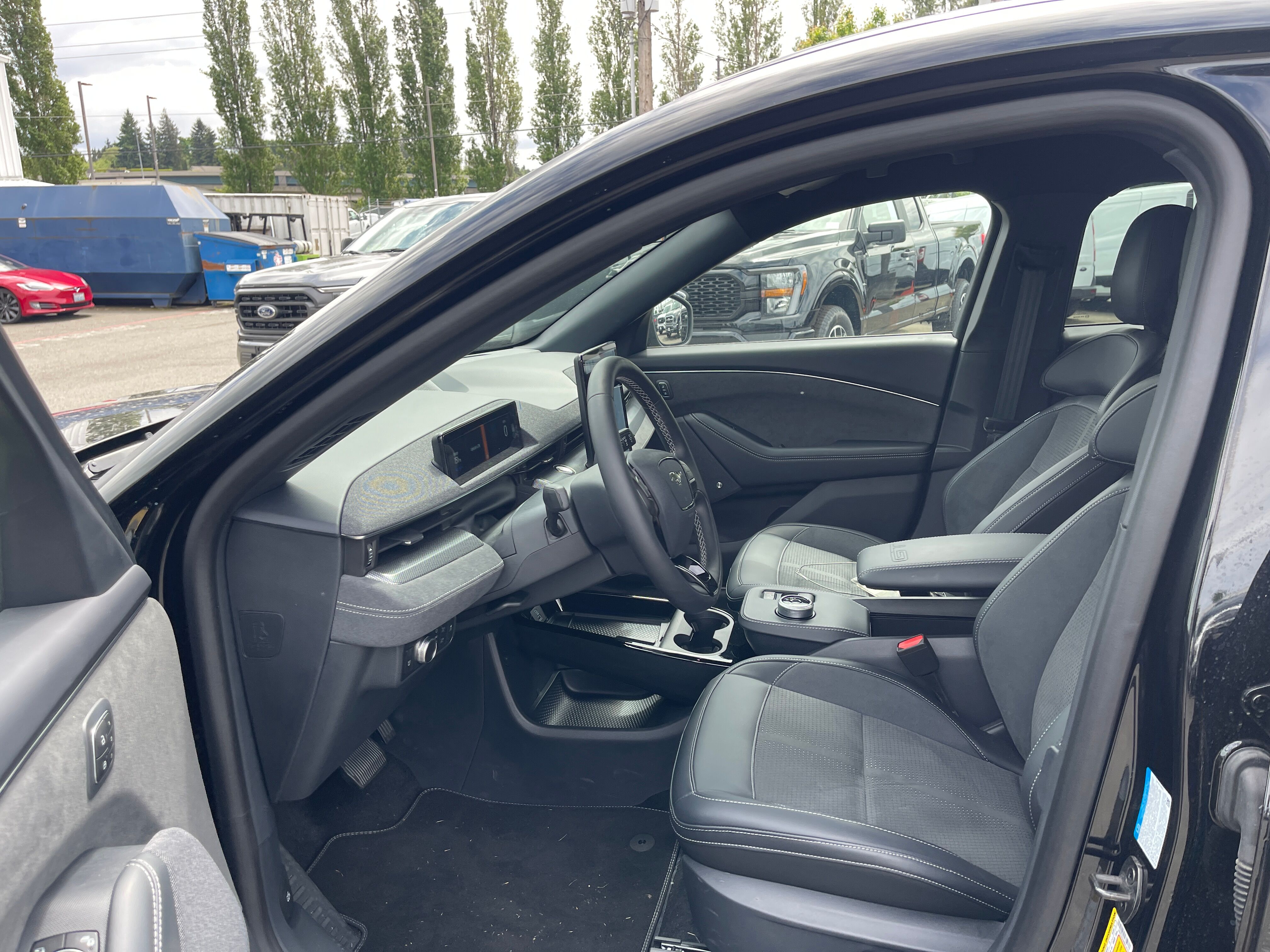 Vehicle image 12 of 20
