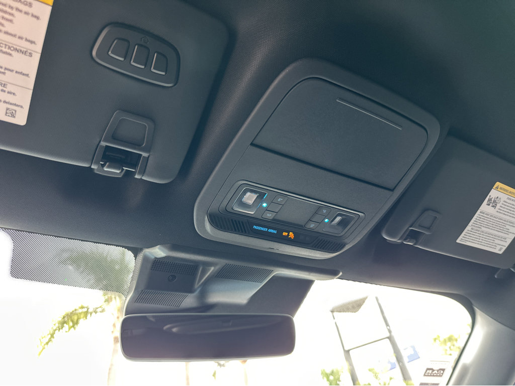 Vehicle image 25 of 46