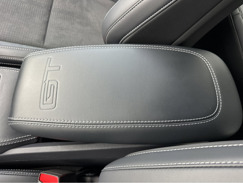 Vehicle image 31 of 46