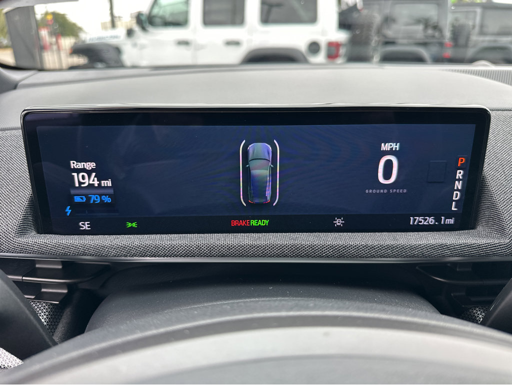 Vehicle image 21 of 46