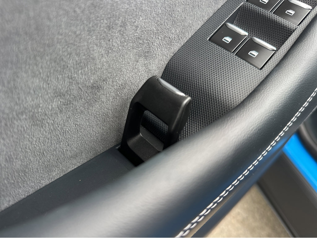 Vehicle image 34 of 46