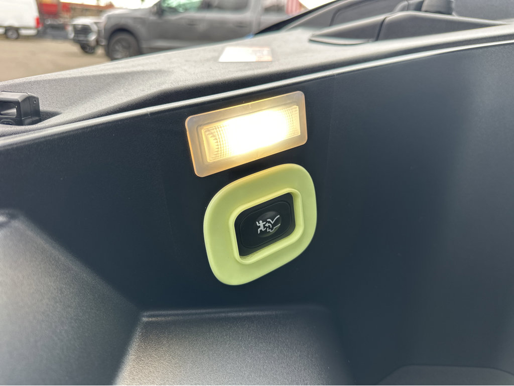Vehicle image 42 of 46