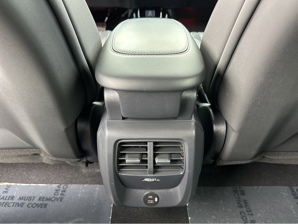 Vehicle image 17 of 46