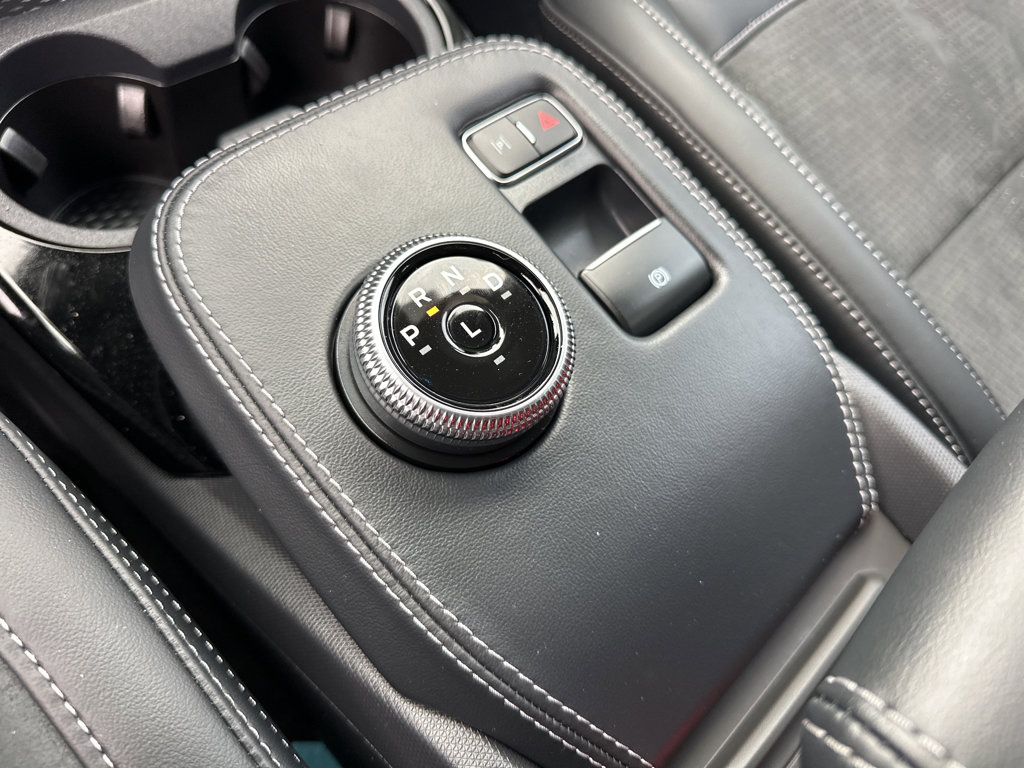 Vehicle image 28 of 46