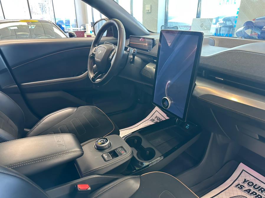 Vehicle image 42 of 65