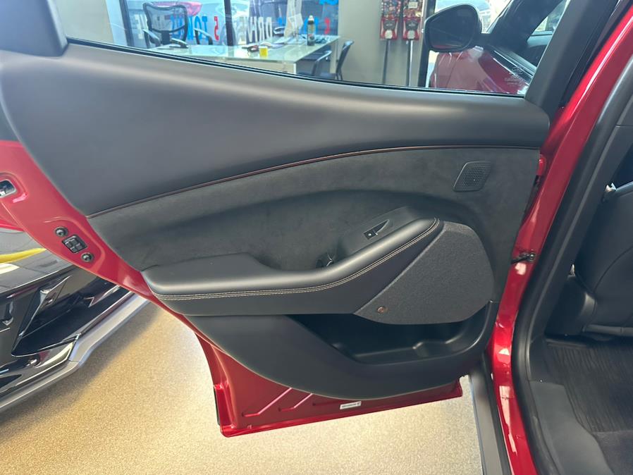 Vehicle image 30 of 65