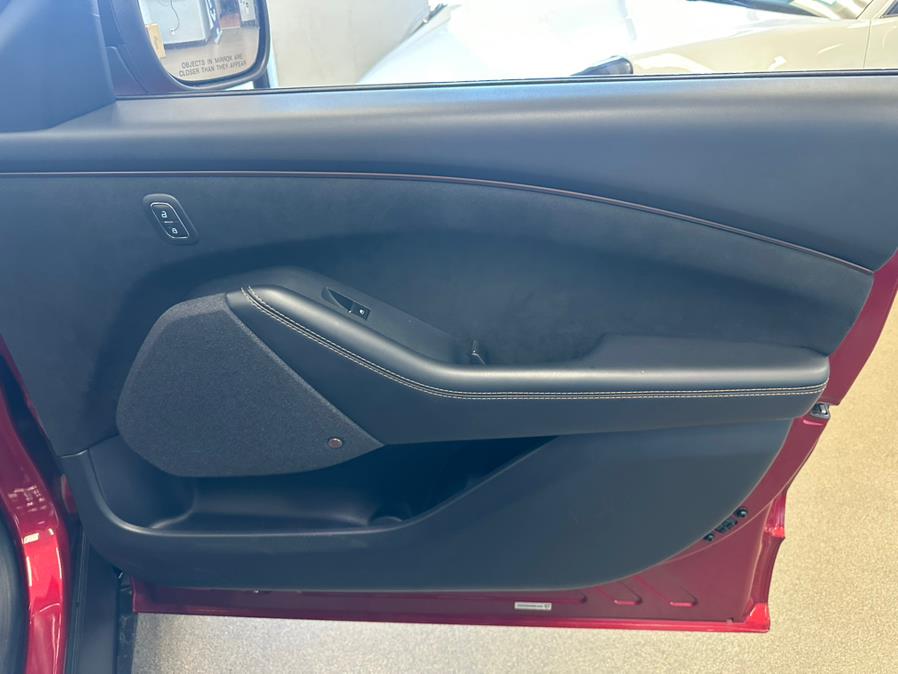 Vehicle image 40 of 65