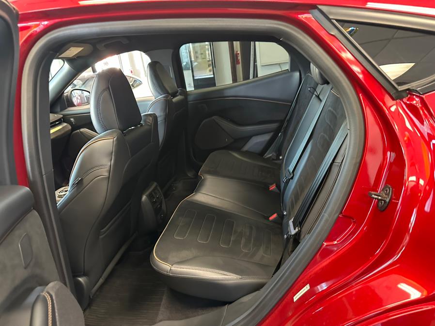 Vehicle image 32 of 65